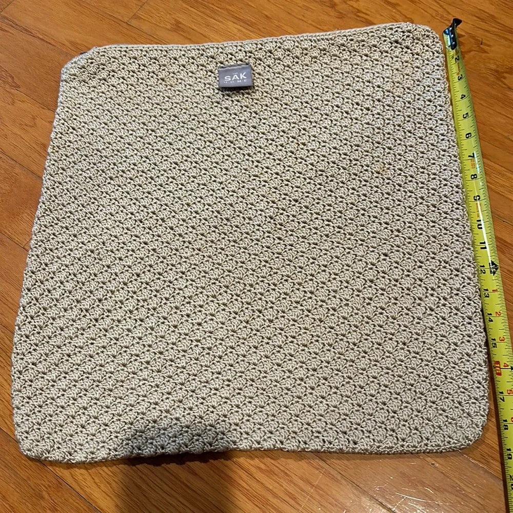 The SAK crochet throw pillow cover - tan zipper closure nwot